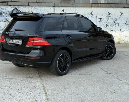 Черный Мерседес МЛ 350, объемом двигателя 3 л и пробегом 260 тыс. км за 15000 $, фото 1 на Automoto.ua