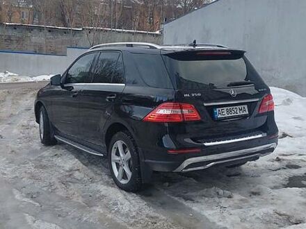 Мерседес МЛ 350 2013 в Днепре (Днепропетровске) на Automoto.ua Черный Мерседес МЛ 350, объемом двигателя 3 л и пробегом 167 тыс. км за 26500 $, фото 1 на Automoto.ua