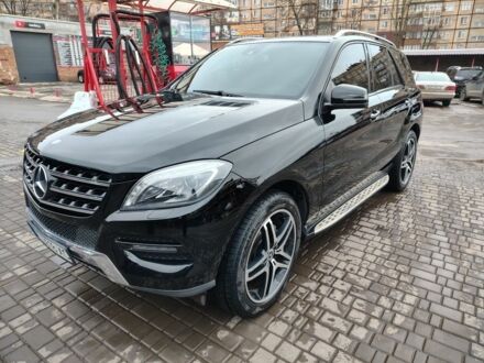Черный Мерседес МЛ 350, объемом двигателя 3.5 л и пробегом 120 тыс. км за 23000 $, фото 1 на Automoto.ua