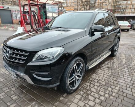 Черный Мерседес МЛ 350, объемом двигателя 3.5 л и пробегом 120 тыс. км за 23000 $, фото 1 на Automoto.ua