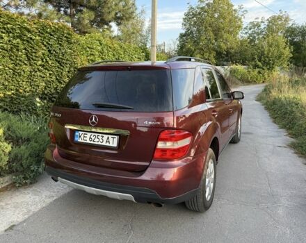 Червоний Мерседес МЛ 350, об'ємом двигуна 3.7 л та пробігом 175 тис. км за 11400 $, фото 5 на Automoto.ua