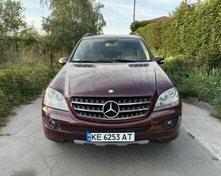 Червоний Мерседес МЛ 350, об'ємом двигуна 3.7 л та пробігом 175 тис. км за 11400 $, фото 2 на Automoto.ua