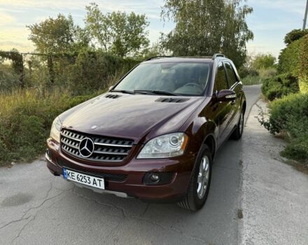 Червоний Мерседес МЛ 350, об'ємом двигуна 3.7 л та пробігом 175 тис. км за 11400 $, фото 1 на Automoto.ua