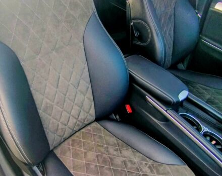 Серый Мерседес МЛ 350, объемом двигателя 3.5 л и пробегом 303 тыс. км за 8999 $, фото 1 на Automoto.ua