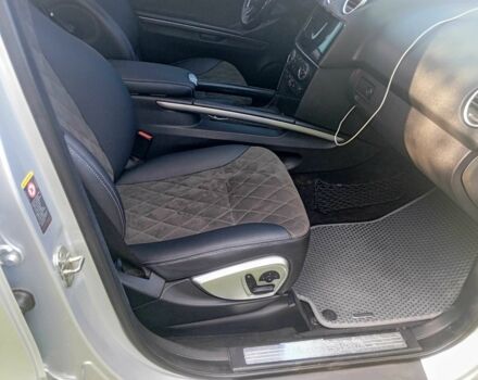 Серый Мерседес МЛ 350, объемом двигателя 3.5 л и пробегом 303 тыс. км за 8999 $, фото 2 на Automoto.ua