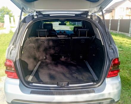 Серый Мерседес МЛ 350, объемом двигателя 3.5 л и пробегом 303 тыс. км за 8999 $, фото 4 на Automoto.ua