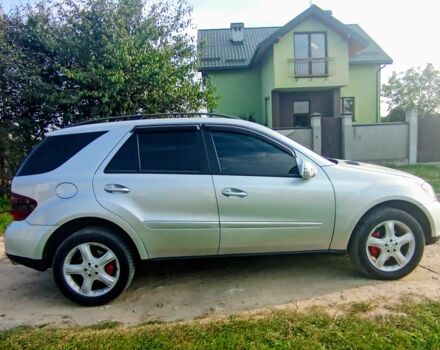 Серый Мерседес МЛ 350, объемом двигателя 3.5 л и пробегом 303 тыс. км за 8999 $, фото 14 на Automoto.ua