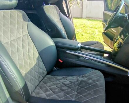 Серый Мерседес МЛ 350, объемом двигателя 3.5 л и пробегом 303 тыс. км за 8999 $, фото 19 на Automoto.ua