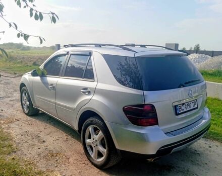 Серый Мерседес МЛ 350, объемом двигателя 3.5 л и пробегом 303 тыс. км за 8999 $, фото 13 на Automoto.ua