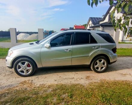 Серый Мерседес МЛ 350, объемом двигателя 3.5 л и пробегом 303 тыс. км за 8999 $, фото 12 на Automoto.ua