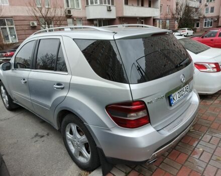 Серый Мерседес МЛ 350, объемом двигателя 3.5 л и пробегом 309 тыс. км за 8700 $, фото 6 на Automoto.ua