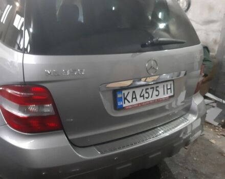 Сірий Мерседес МЛ 350, об'ємом двигуна 3.5 л та пробігом 250 тис. км за 9000 $, фото 3 на Automoto.ua