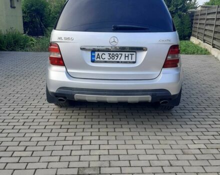 Серый Мерседес МЛ 350, объемом двигателя 3.5 л и пробегом 213 тыс. км за 10900 $, фото 4 на Automoto.ua