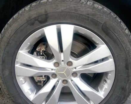 Серый Мерседес МЛ 350, объемом двигателя 3.5 л и пробегом 213 тыс. км за 10900 $, фото 16 на Automoto.ua