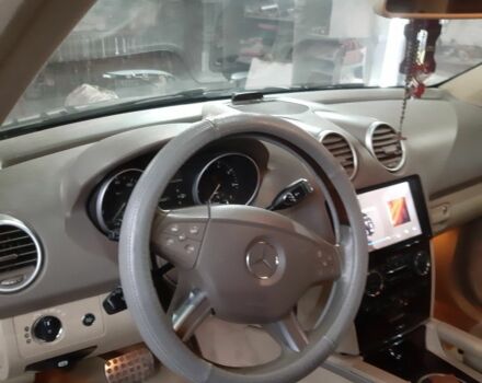 Сірий Мерседес МЛ 350, об'ємом двигуна 3.5 л та пробігом 250 тис. км за 9000 $, фото 5 на Automoto.ua