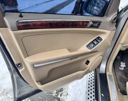 Серый Мерседес МЛ 350, объемом двигателя 3.5 л и пробегом 294 тыс. км за 11000 $, фото 3 на Automoto.ua