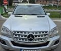 Серый Мерседес МЛ 350, объемом двигателя 3.5 л и пробегом 180 тыс. км за 11100 $, фото 1 на Automoto.ua