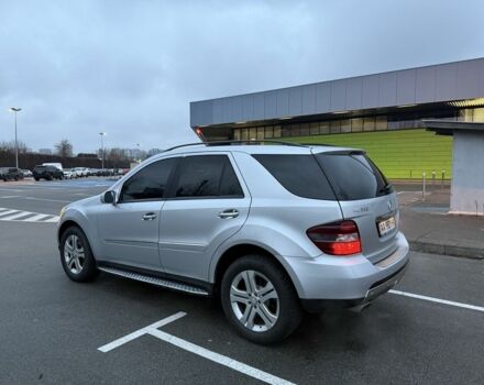 Серый Мерседес МЛ 350, объемом двигателя 3.5 л и пробегом 234 тыс. км за 11200 $, фото 4 на Automoto.ua