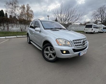 Серый Мерседес МЛ 350, объемом двигателя 3.5 л и пробегом 249 тыс. км за 9599 $, фото 2 на Automoto.ua