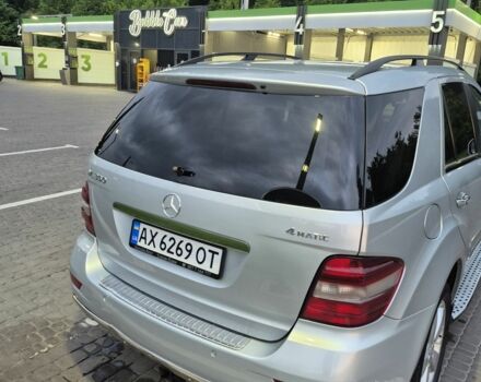 Серый Мерседес МЛ 350, объемом двигателя 3.5 л и пробегом 180 тыс. км за 11100 $, фото 3 на Automoto.ua