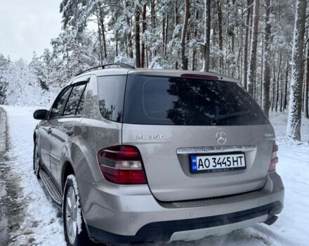 Серый Мерседес МЛ 350, объемом двигателя 3.5 л и пробегом 294 тыс. км за 11000 $, фото 2 на Automoto.ua
