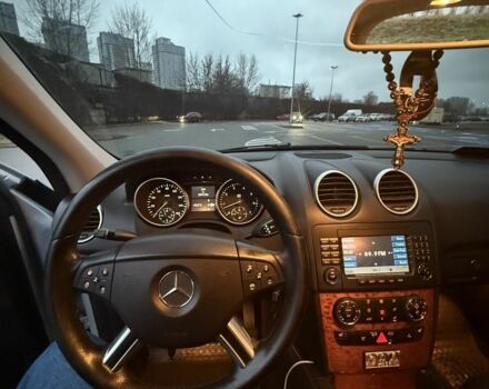 Серый Мерседес МЛ 350, объемом двигателя 3.5 л и пробегом 234 тыс. км за 11200 $, фото 10 на Automoto.ua