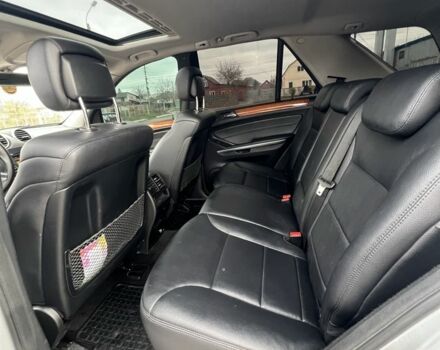 Серый Мерседес МЛ 350, объемом двигателя 3.5 л и пробегом 249 тыс. км за 9599 $, фото 19 на Automoto.ua