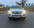 Серый Мерседес МЛ 350, объемом двигателя 3.5 л и пробегом 234 тыс. км за 11200 $, фото 7 на Automoto.ua