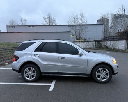 Серый Мерседес МЛ 350, объемом двигателя 3.5 л и пробегом 234 тыс. км за 11200 $, фото 1 на Automoto.ua