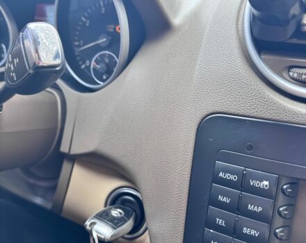 Серый Мерседес МЛ 350, объемом двигателя 3.5 л и пробегом 294 тыс. км за 11000 $, фото 4 на Automoto.ua