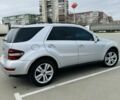 Сірий Мерседес МЛ 350, об'ємом двигуна 3 л та пробігом 30 тис. км за 17500 $, фото 3 на Automoto.ua