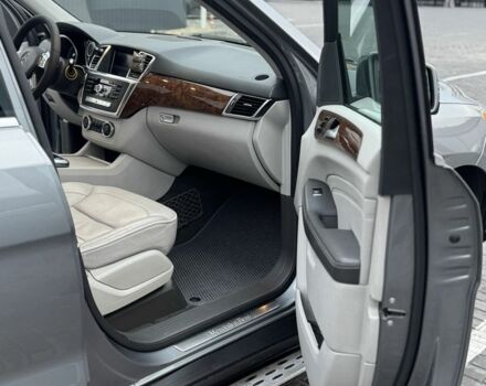 Мерседес МЛ 350 2012 у Дніпро (Дніпропетровську) на Automoto.ua Сірий Мерседес МЛ 350, об'ємом двигуна 3 л та пробігом 235 тис. км за 21500 $, фото 5 на Automoto.ua