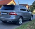 Серый Мерседес МЛ 350, объемом двигателя 3 л и пробегом 334 тыс. км за 21500 $, фото 4 на Automoto.ua