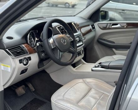 Мерседес МЛ 350 2012 у Дніпро (Дніпропетровську) на Automoto.ua Сірий Мерседес МЛ 350, об'ємом двигуна 3 л та пробігом 235 тис. км за 21500 $, фото 6 на Automoto.ua