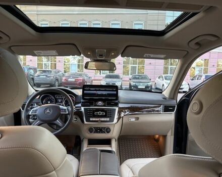 Серый Мерседес МЛ 350, объемом двигателя 3 л и пробегом 228 тыс. км за 16999 $, фото 11 на Automoto.ua
