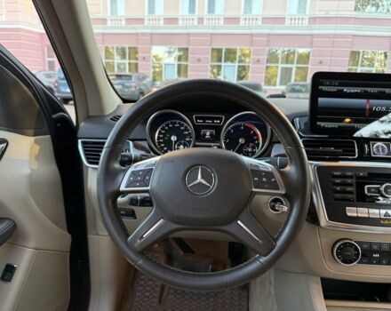 Серый Мерседес МЛ 350, объемом двигателя 3 л и пробегом 228 тыс. км за 16999 $, фото 10 на Automoto.ua