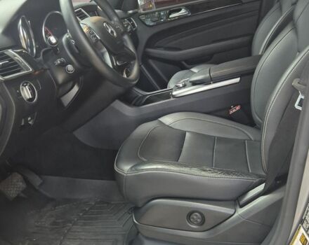 Серый Мерседес МЛ 350, объемом двигателя 3 л и пробегом 103 тыс. км за 735 $, фото 6 на Automoto.ua