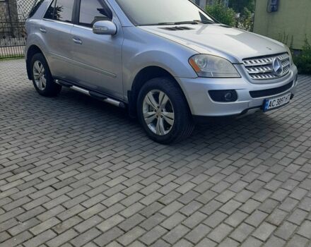 Серый Мерседес МЛ 350, объемом двигателя 3.5 л и пробегом 213 тыс. км за 10900 $, фото 1 на Automoto.ua