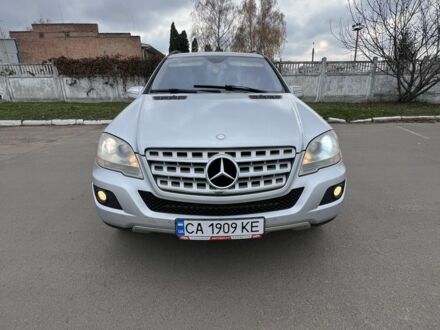 Сірий Мерседес МЛ 350, об'ємом двигуна 3.5 л та пробігом 249 тис. км за 9599 $, фото 1 на Automoto.ua