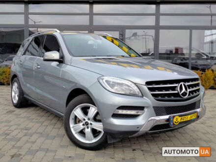 Мерседес МЛ 350 2012 в Мукачеве на Automoto.ua Серый Мерседес МЛ 350, объемом двигателя 3 л и пробегом 305 тыс. км за 24890 $, фото 1 на Automoto.ua