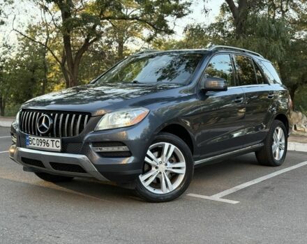 Сірий Мерседес МЛ 350, об'ємом двигуна 3 л та пробігом 228 тис. км за 16999 $, фото 1 на Automoto.ua