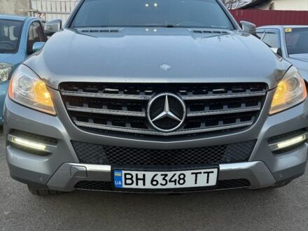 Мерседес МЛ 350 2013 в Одессе на Automoto.ua Серый Мерседес МЛ 350, объемом двигателя 3 л и пробегом 288 тыс. км за 539 $, фото 1 на Automoto.ua
