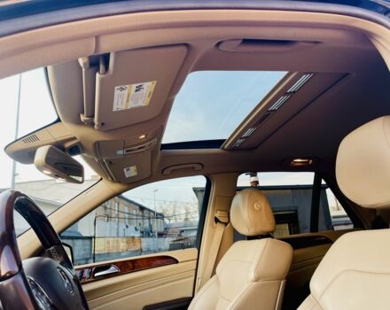 Чорний Мерседес МЛ 400, об'ємом двигуна 3 л та пробігом 157 тис. км за 25300 $, фото 7 на Automoto.ua