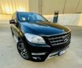Чорний Мерседес МЛ 400, об'ємом двигуна 3 л та пробігом 157 тис. км за 25300 $, фото 20 на Automoto.ua