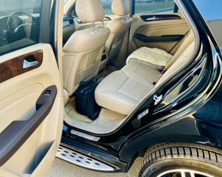 Чорний Мерседес МЛ 400, об'ємом двигуна 3 л та пробігом 157 тис. км за 25300 $, фото 8 на Automoto.ua