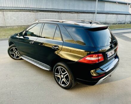 Чорний Мерседес МЛ 400, об'ємом двигуна 3 л та пробігом 157 тис. км за 25300 $, фото 11 на Automoto.ua