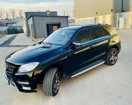 Чорний Мерседес МЛ 400, об'ємом двигуна 3 л та пробігом 157 тис. км за 25300 $, фото 4 на Automoto.ua