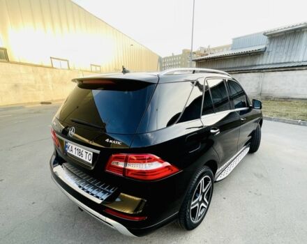 Чорний Мерседес МЛ 400, об'ємом двигуна 3 л та пробігом 157 тис. км за 25300 $, фото 14 на Automoto.ua