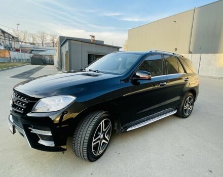 Чорний Мерседес МЛ 400, об'ємом двигуна 3 л та пробігом 157 тис. км за 25300 $, фото 22 на Automoto.ua