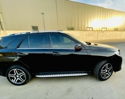 Чорний Мерседес МЛ 400, об'ємом двигуна 3 л та пробігом 157 тис. км за 25300 $, фото 17 на Automoto.ua